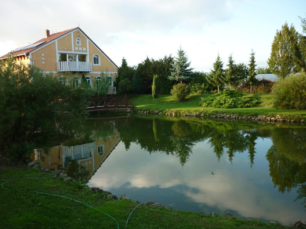 Aldos Panzio Otel Farád Dış mekan fotoğraf