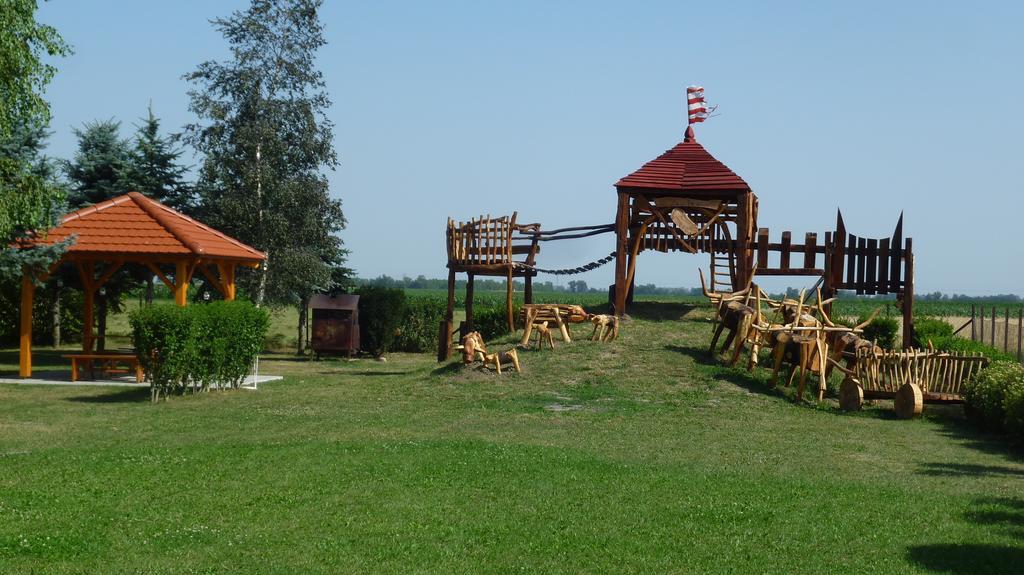 Aldos Panzio Otel Farád Dış mekan fotoğraf