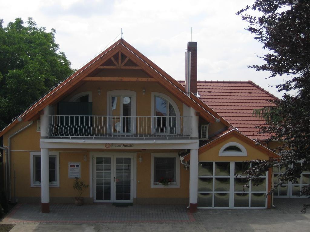 Aldos Panzio Otel Farád Dış mekan fotoğraf