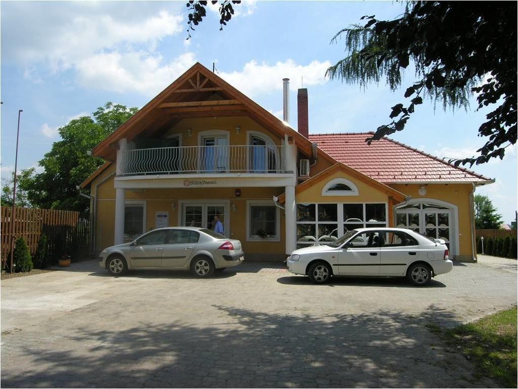 Aldos Panzio Otel Farád Dış mekan fotoğraf