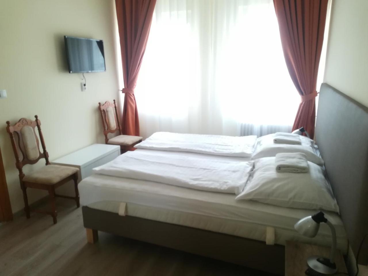 Aldos Panzio Otel Farád Dış mekan fotoğraf