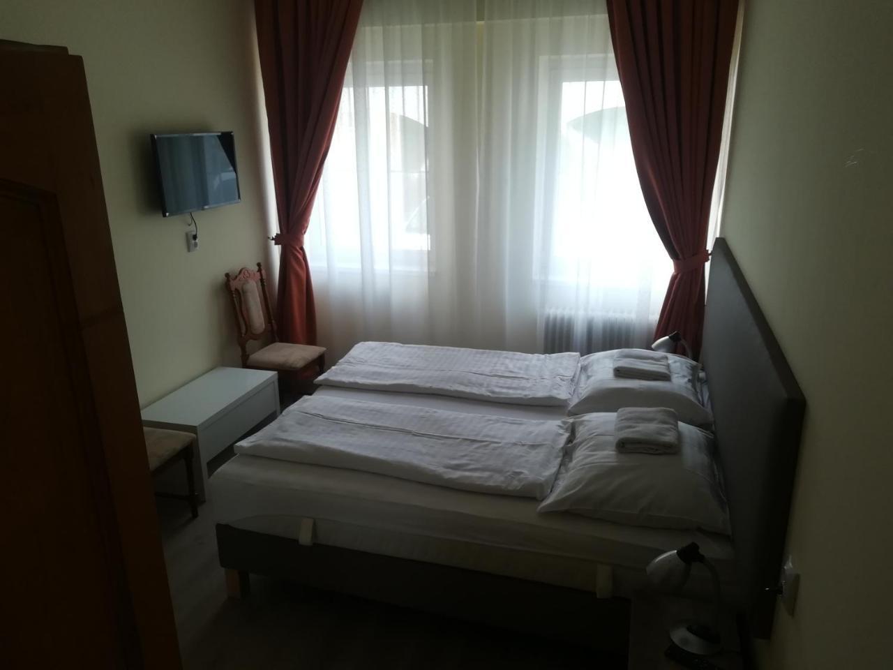 Aldos Panzio Otel Farád Dış mekan fotoğraf