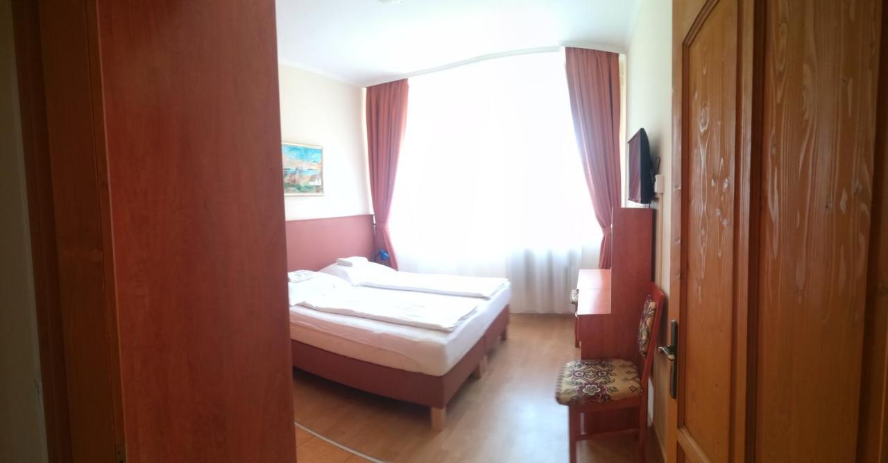 Aldos Panzio Otel Farád Dış mekan fotoğraf