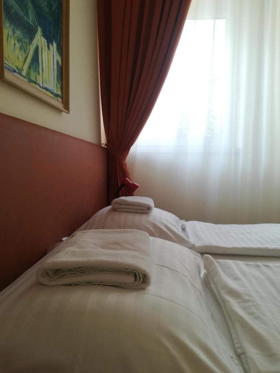 Aldos Panzio Otel Farád Dış mekan fotoğraf