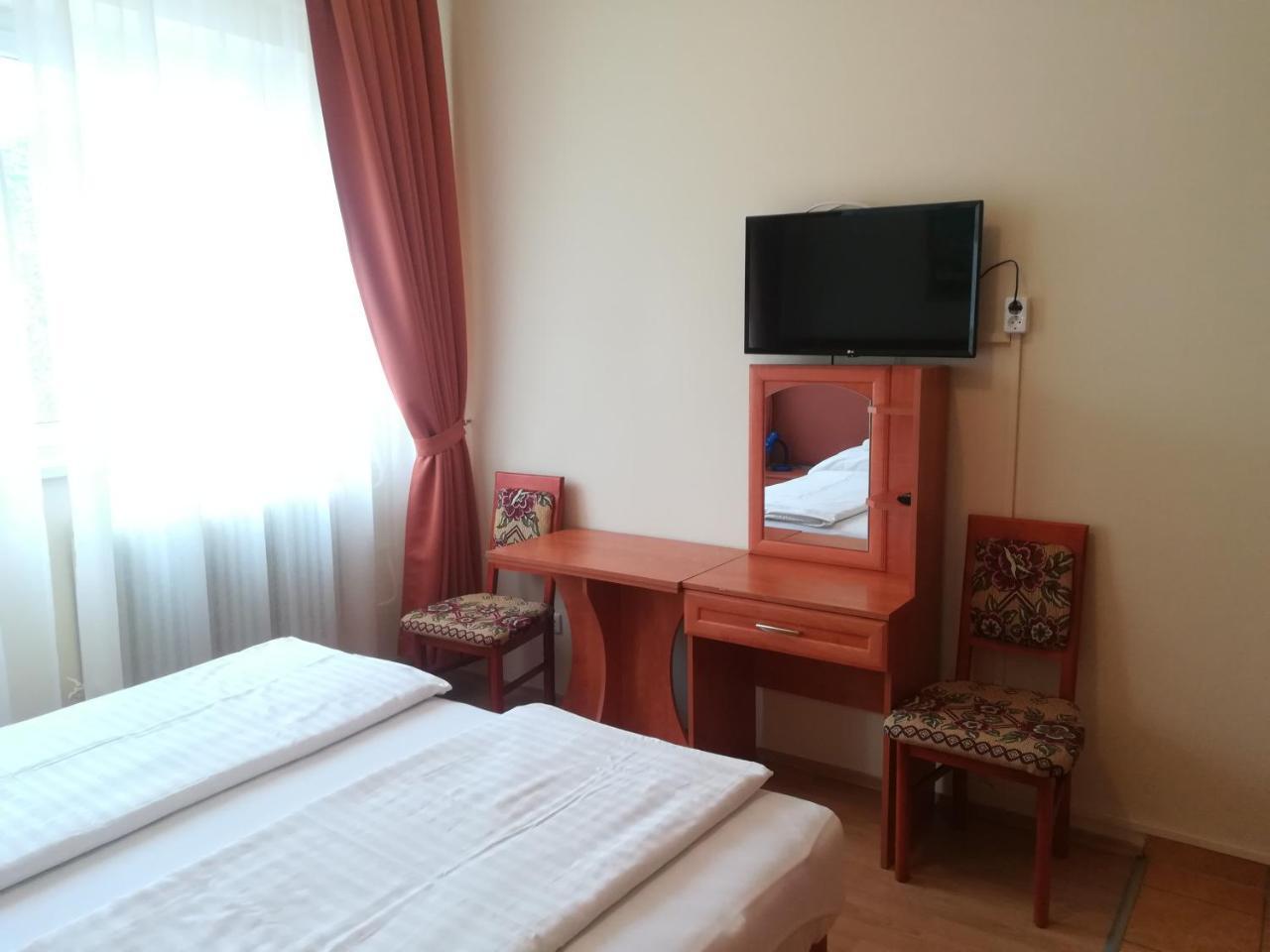 Aldos Panzio Otel Farád Dış mekan fotoğraf
